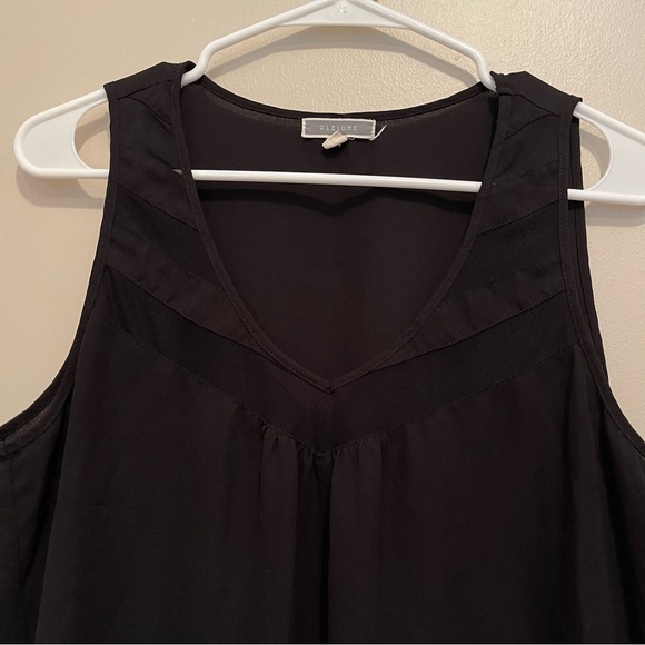 Pleione Black Sleeveless Top - Picture 3 of 5